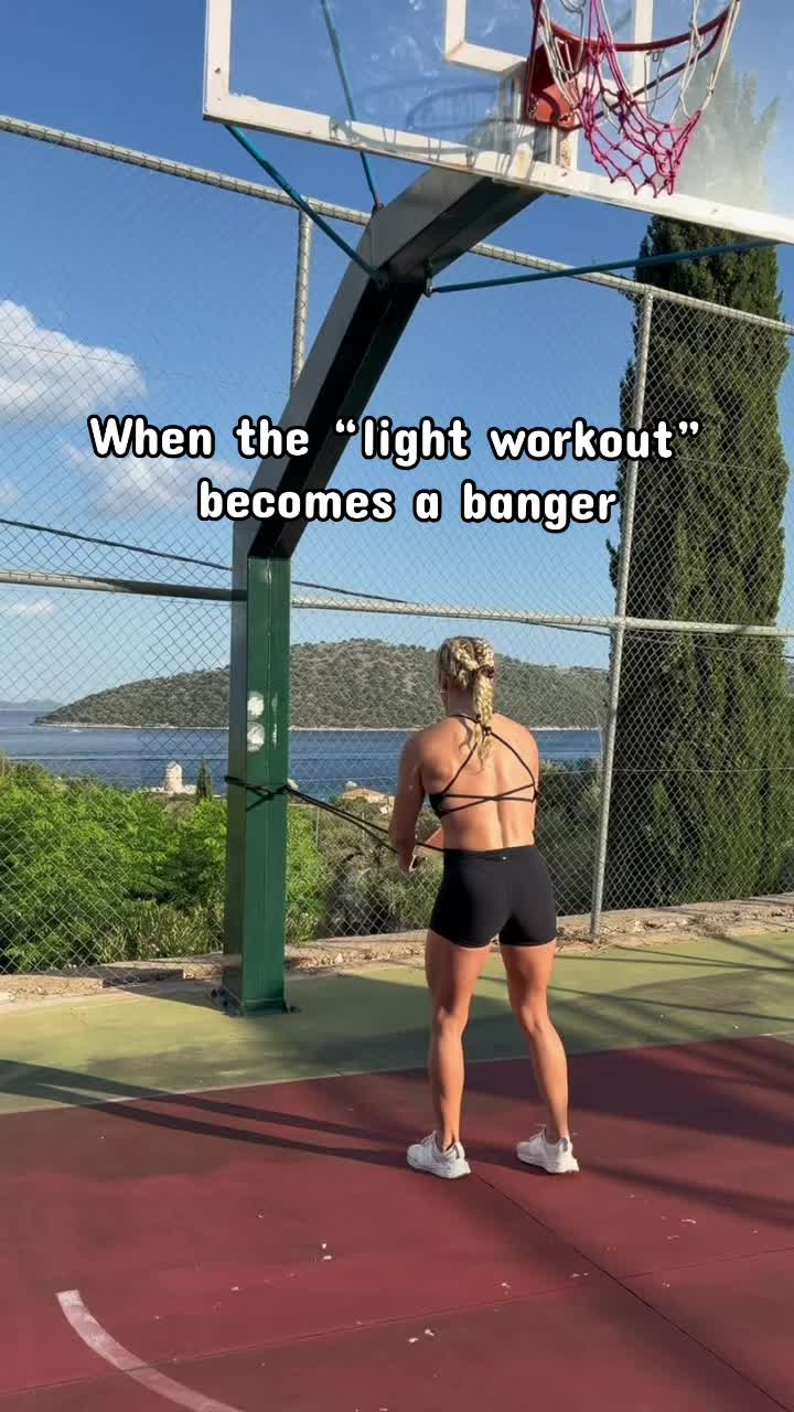 @Helen Maroulis