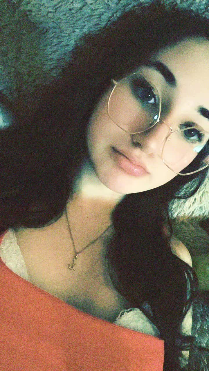 @l.ylouꨄ