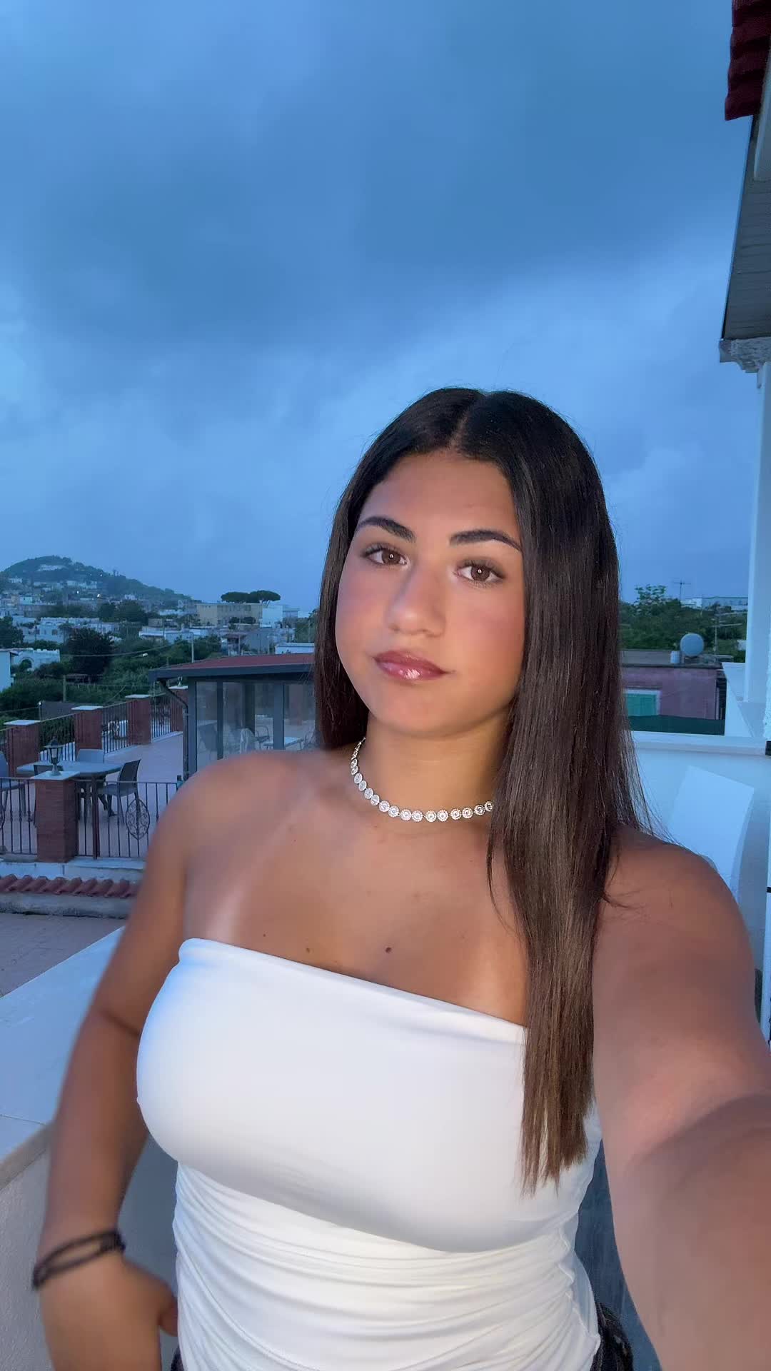 @LV