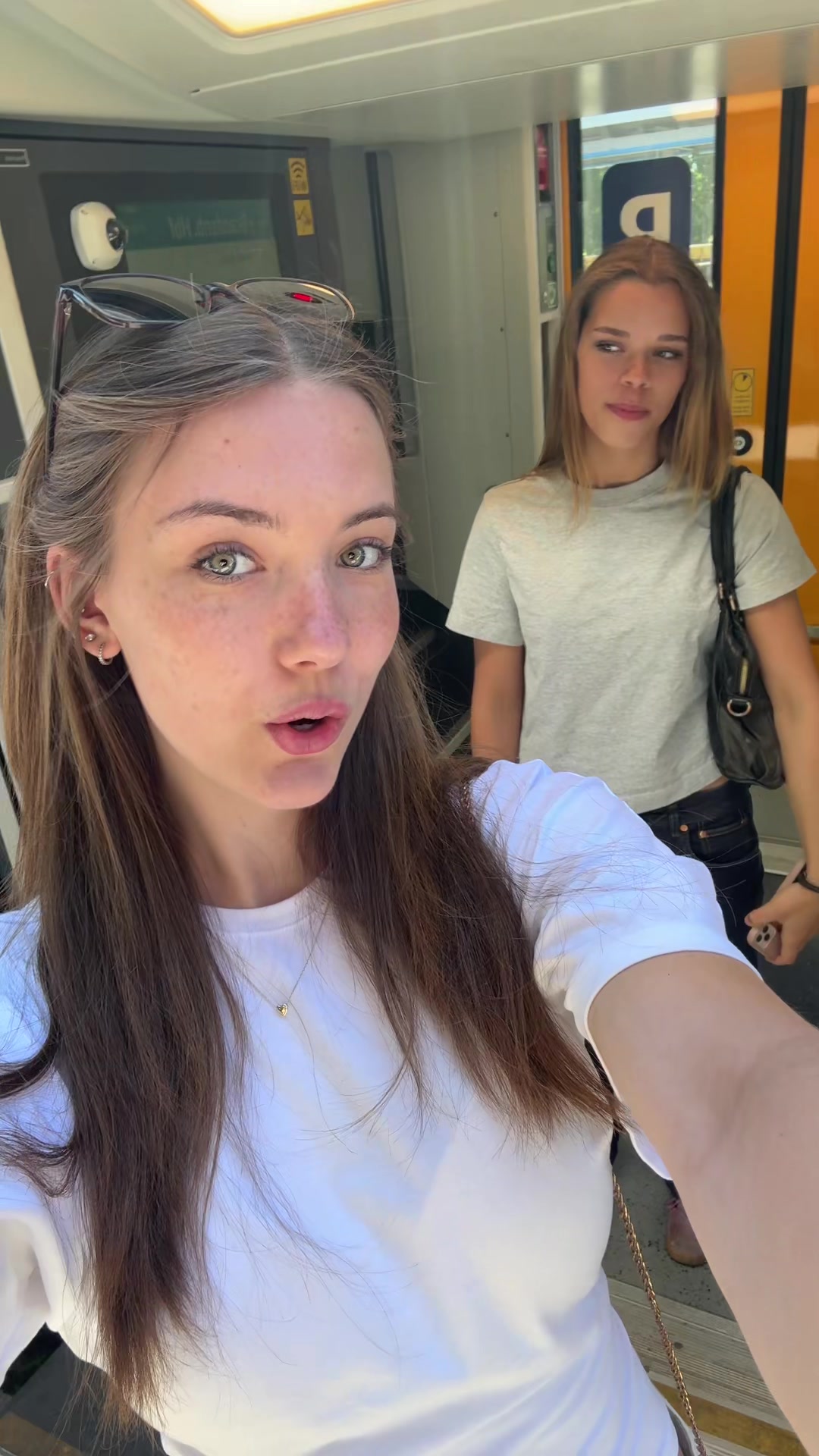 @mariella