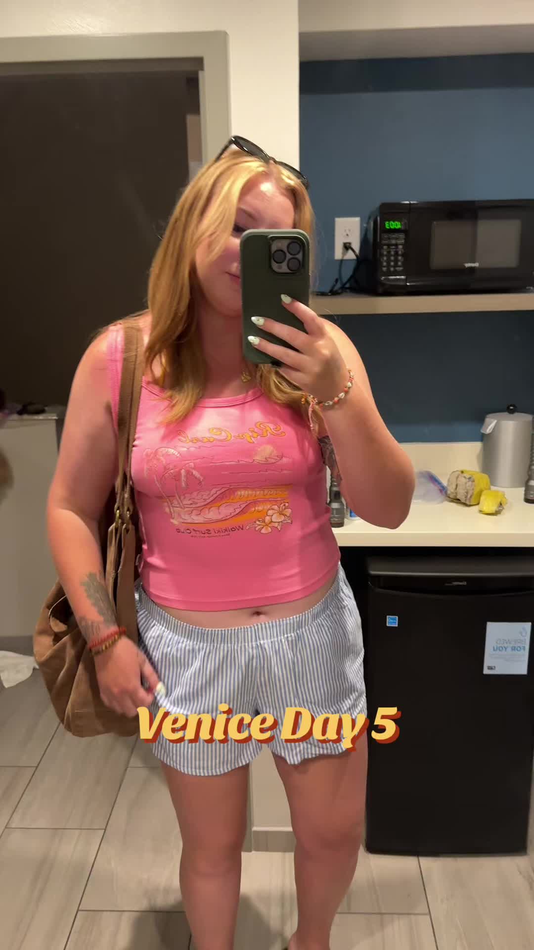 @Holly Simon 🦖