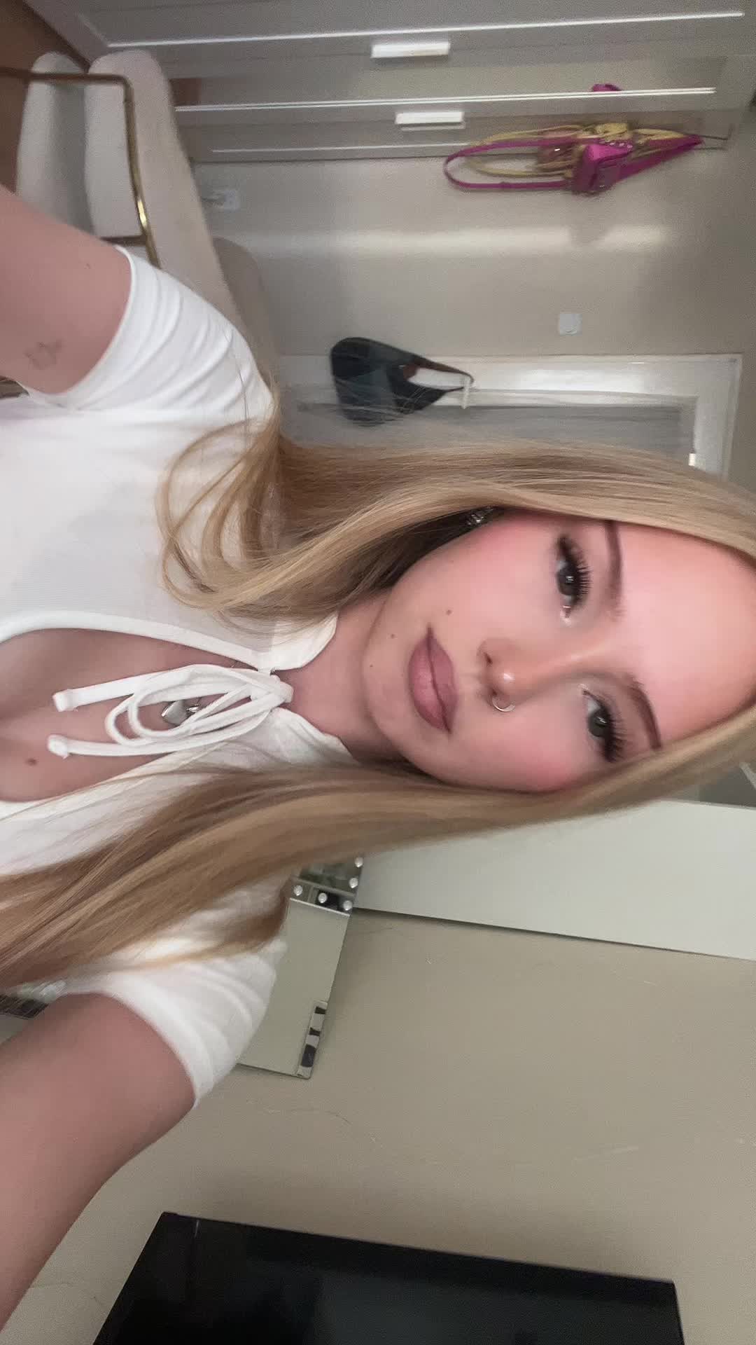 @ameliaᥫ᭡
