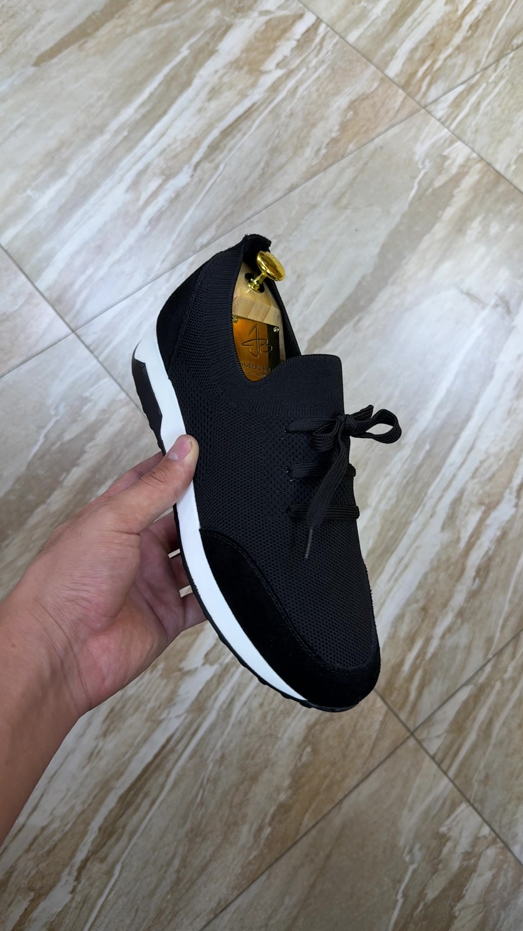 @Lux_krossovky_almaty