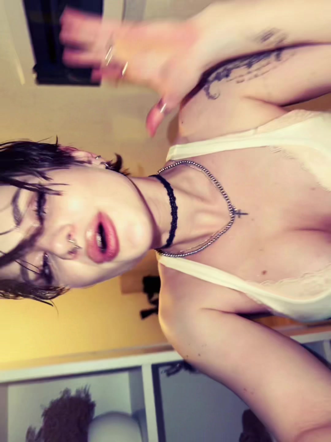 @h3r01nYA