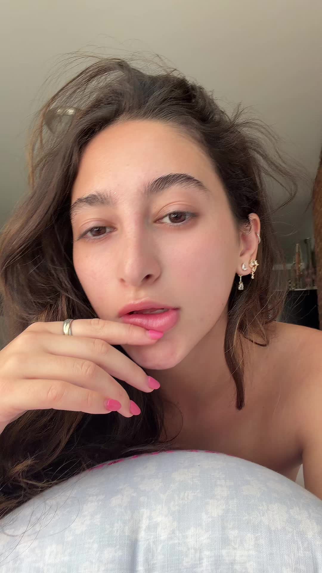 @Ava Ganz