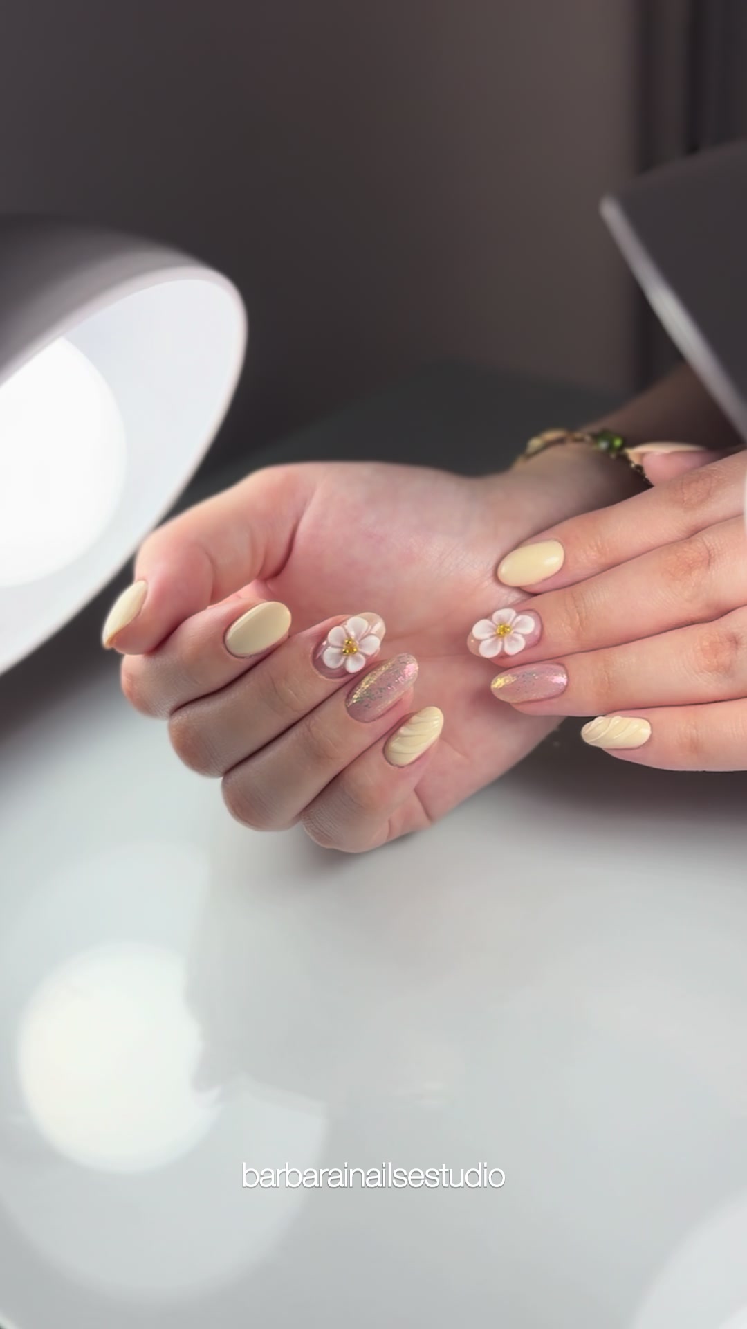 @B&aacute;rbarai Nails Estudio