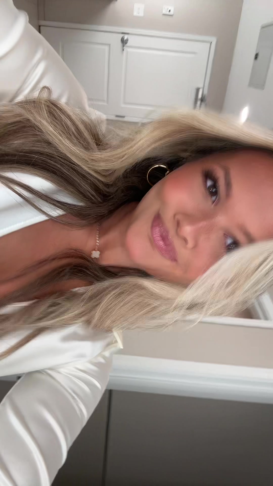 @bellaaconnell