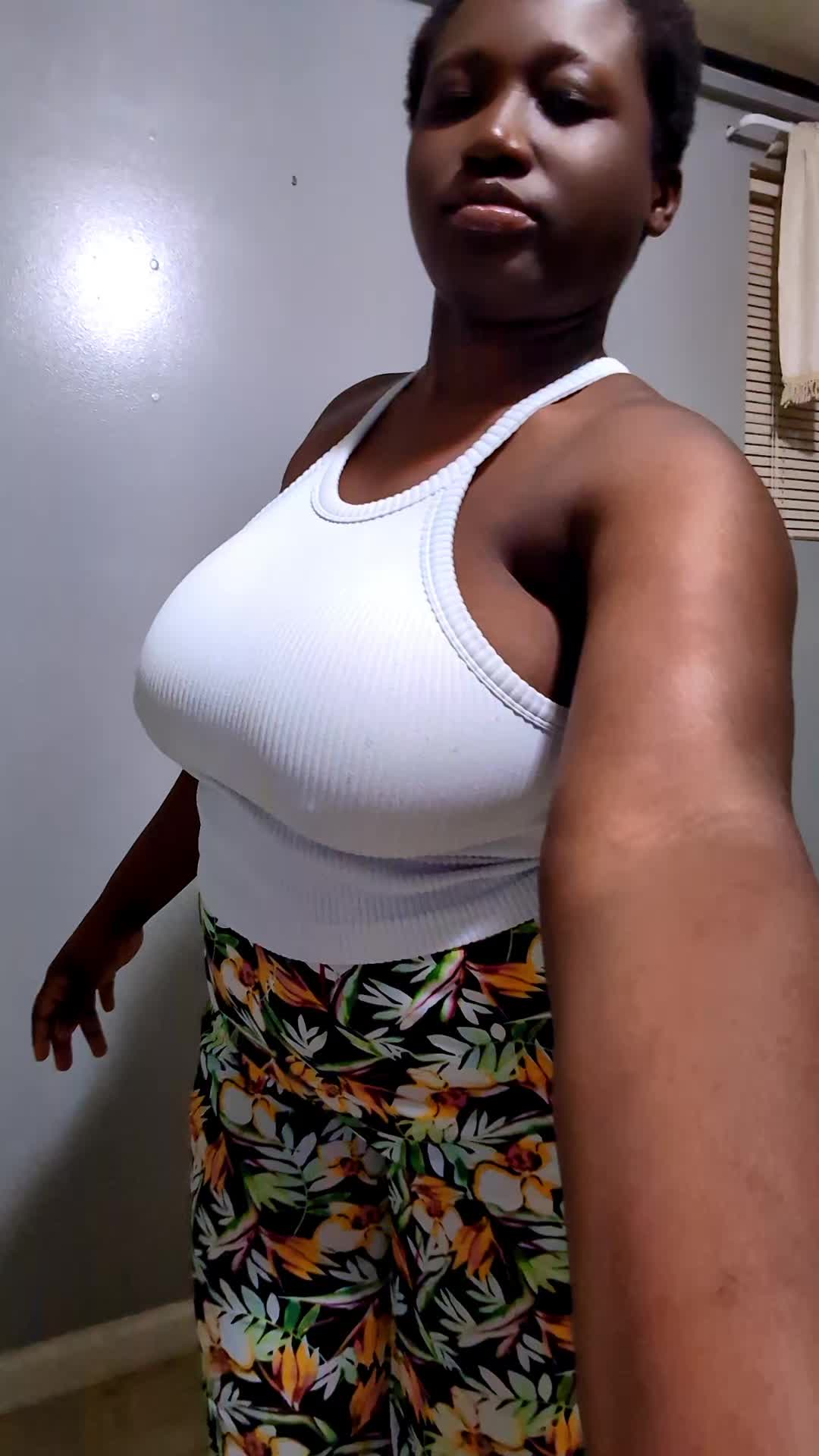 @queen watwa 1🇺🇸🇬🇭
