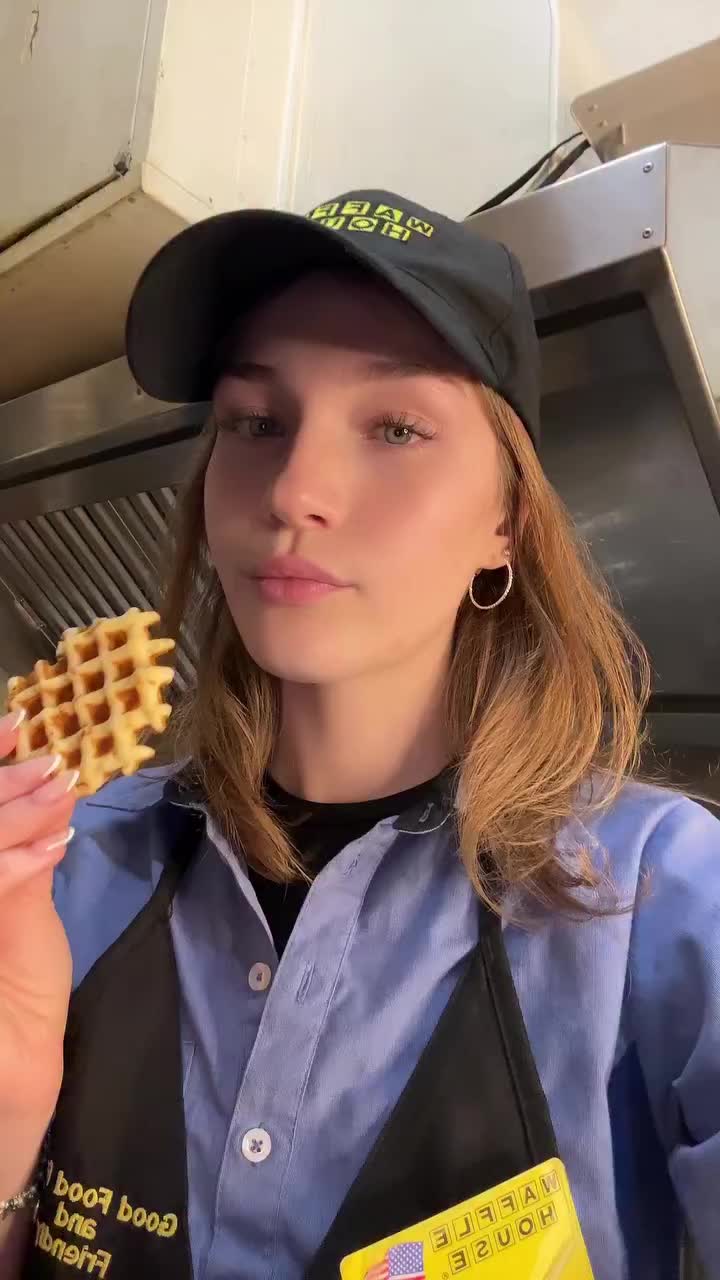 @kelly.tylrrone