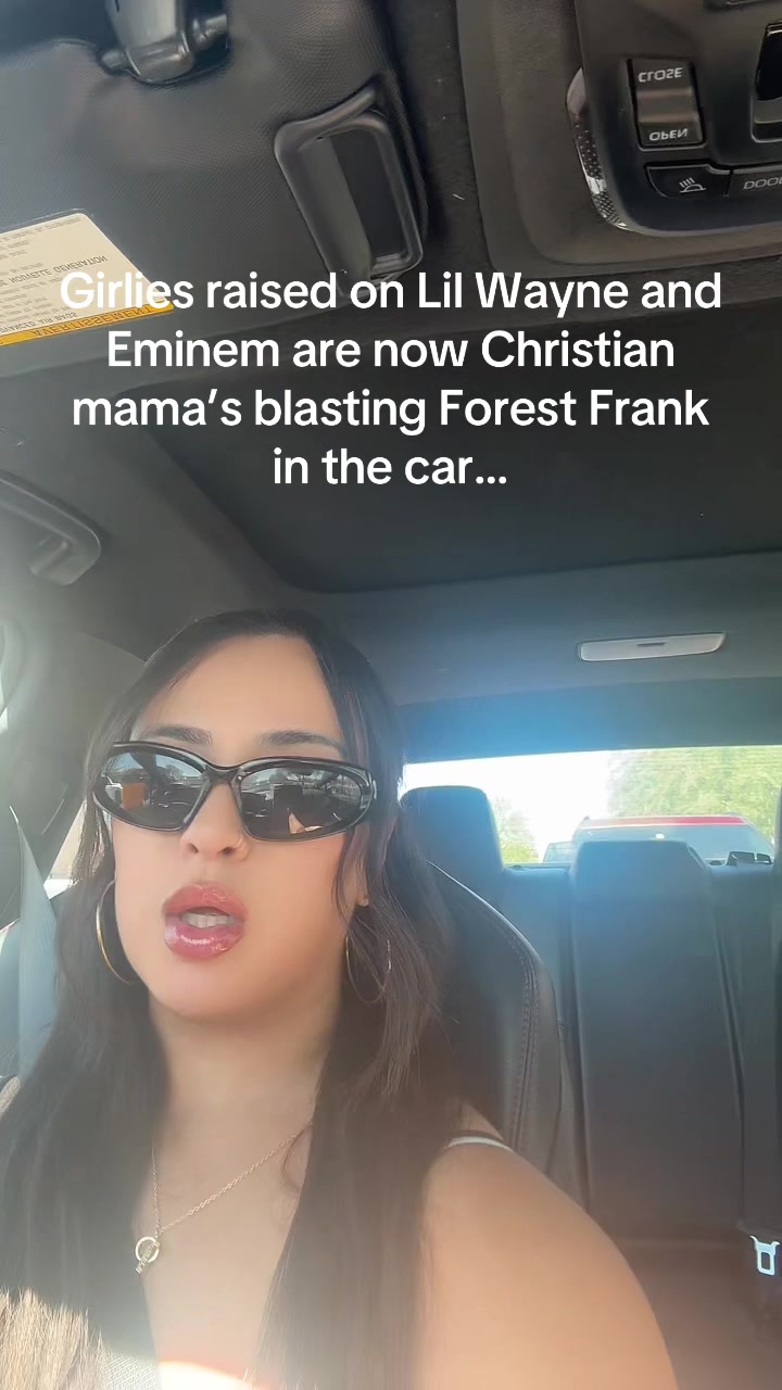 @LifeWithElisa