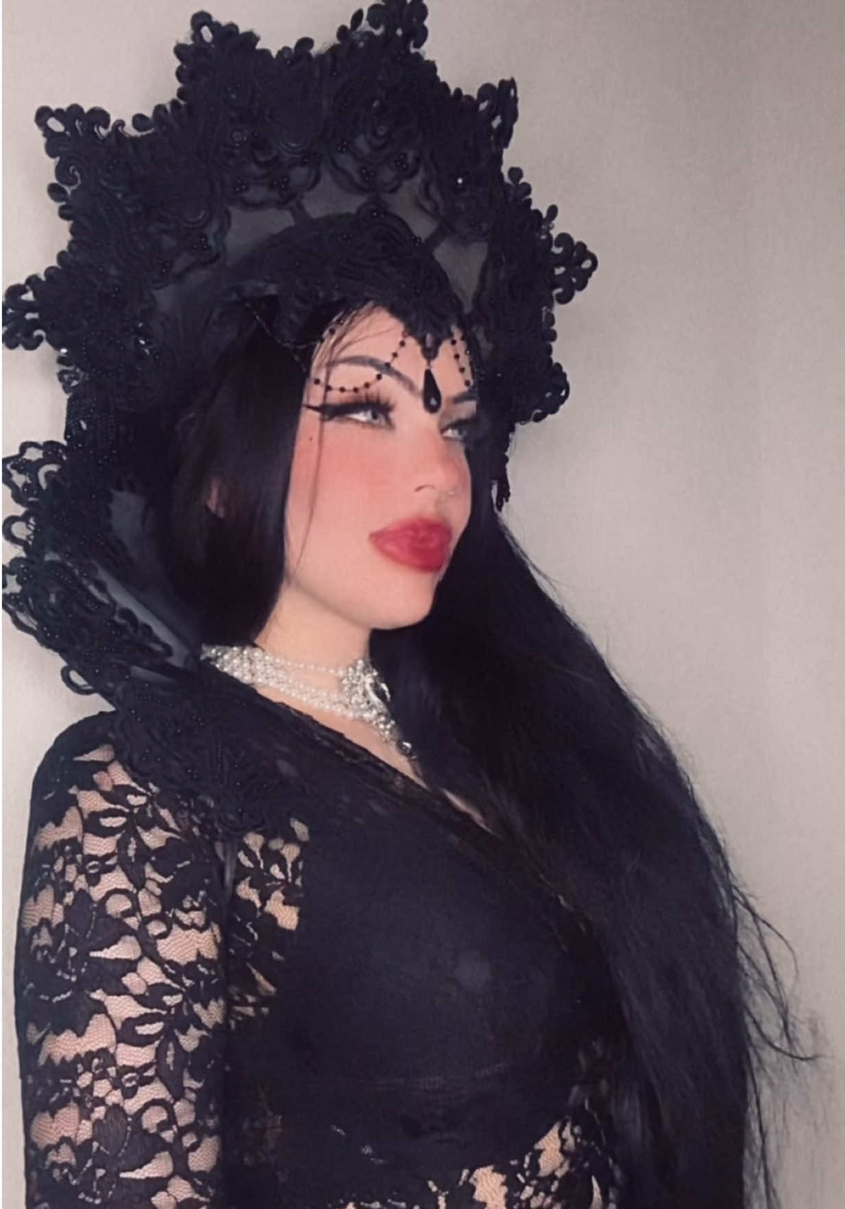 @Draculeas Contesa Caroline
