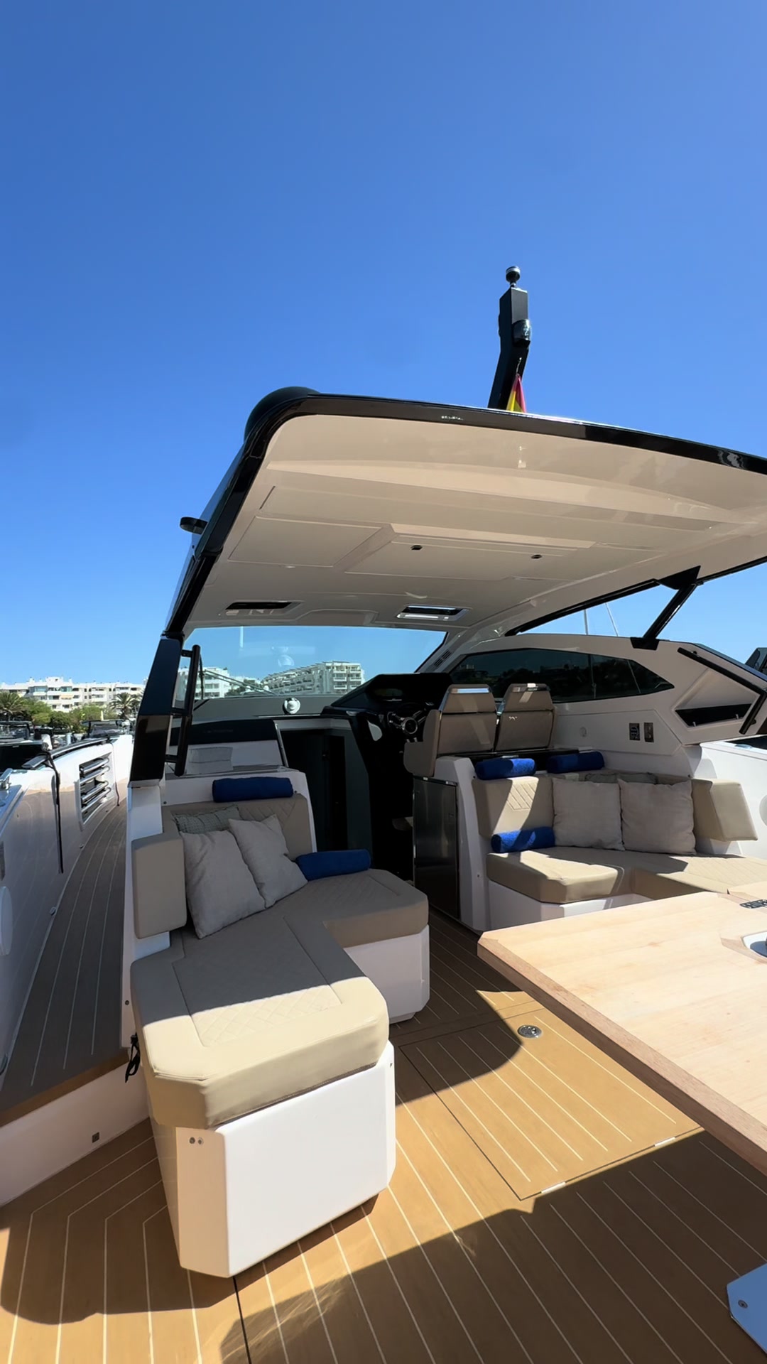 @hendricksyachting