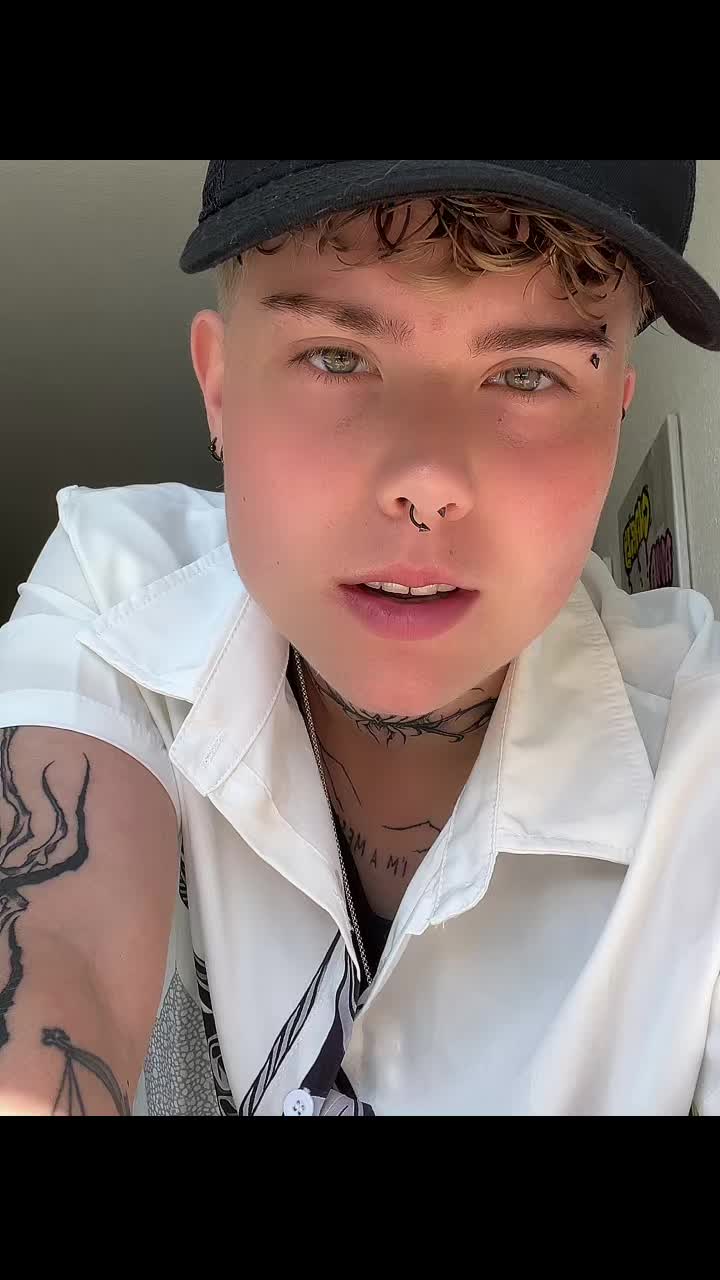 @Charly🧚♀️