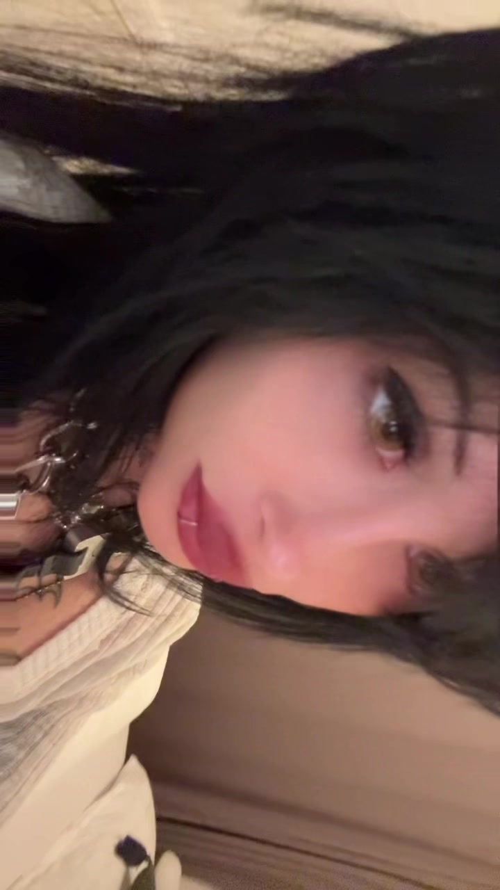 @zommmbri