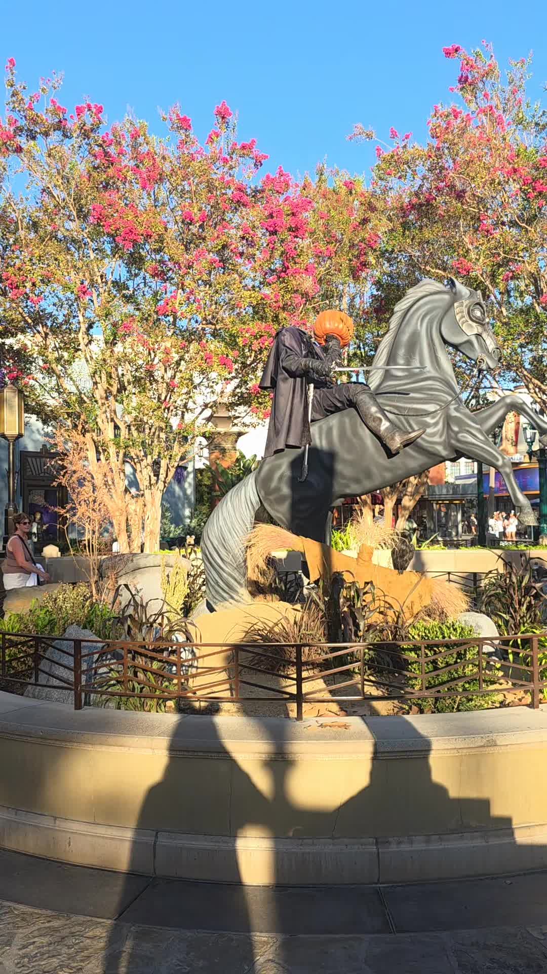 @HoneyBDisney