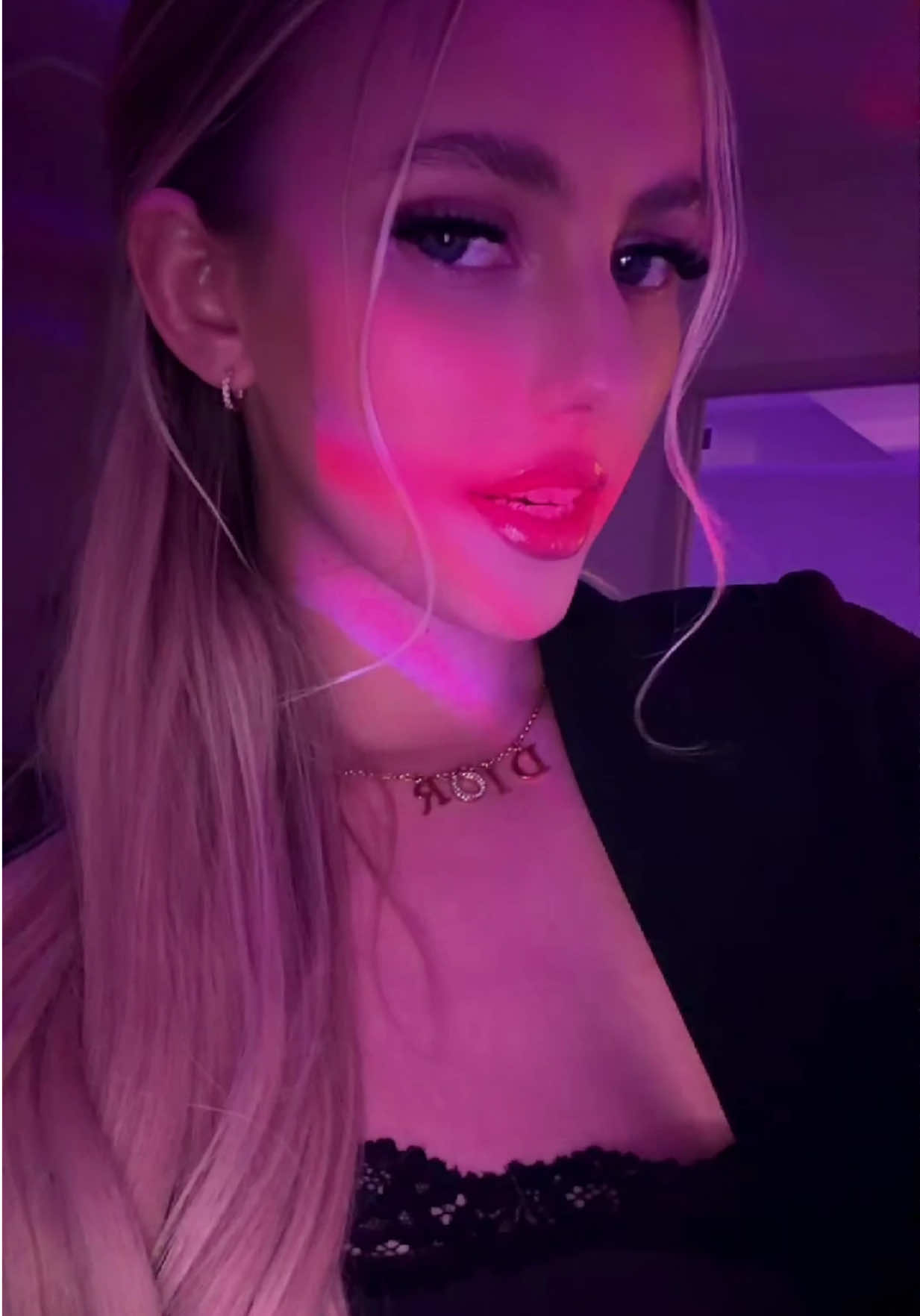 @itsvladameronenn