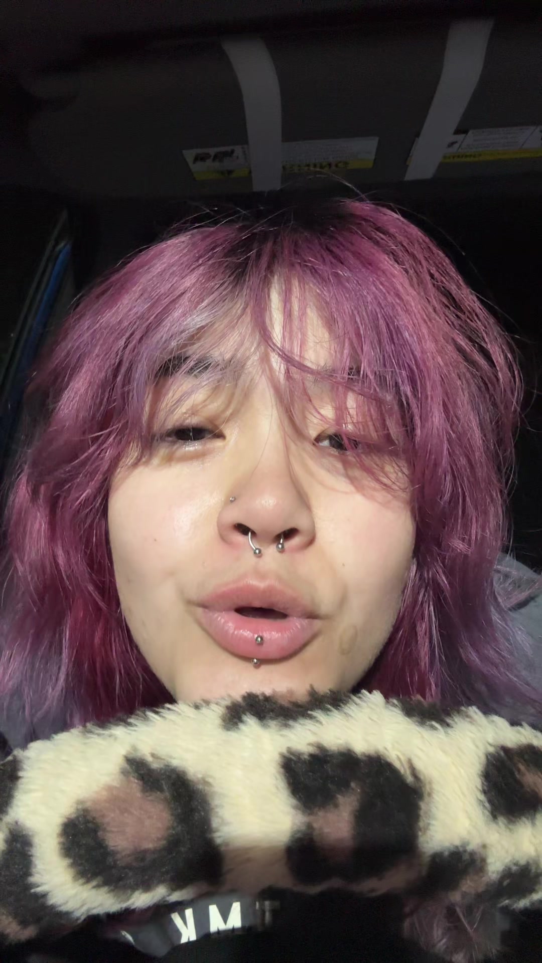 @anavV