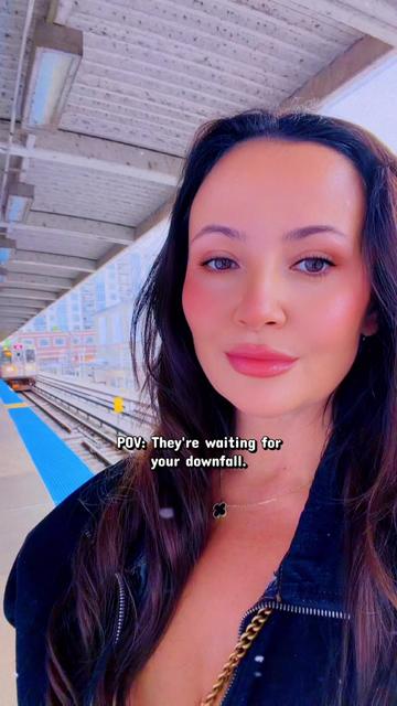 @Monia