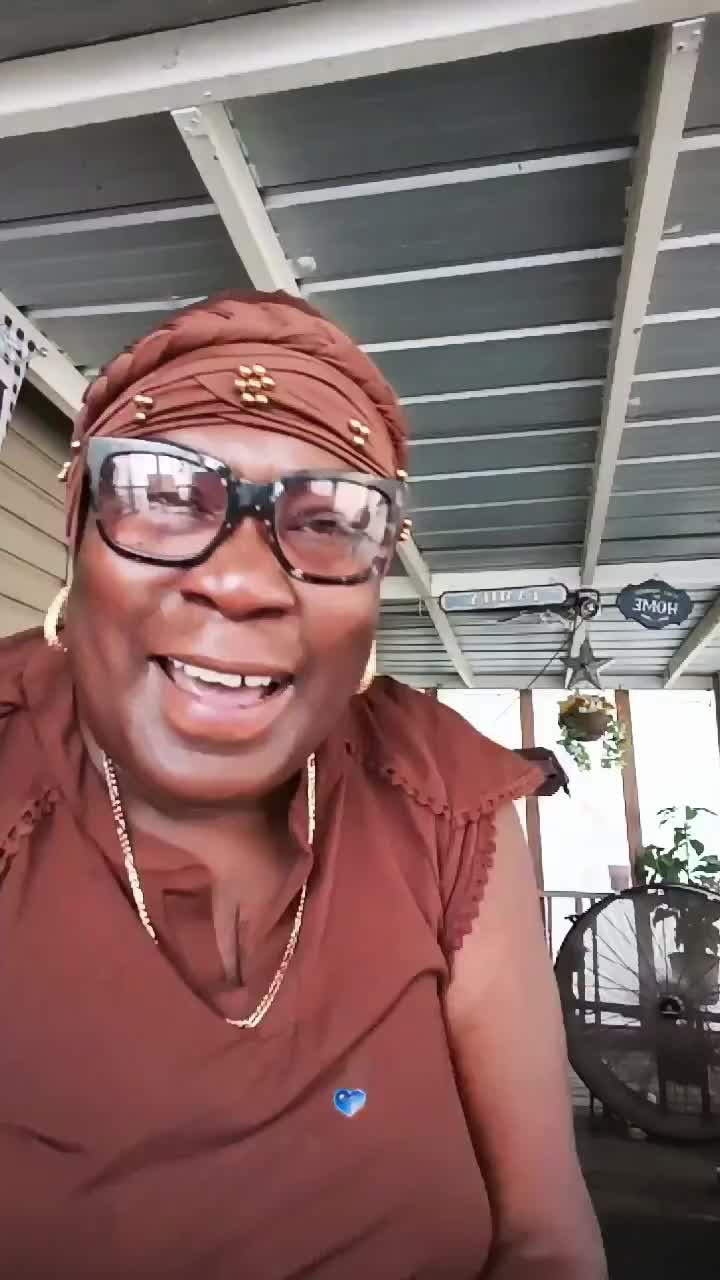 @auntee_carol4life