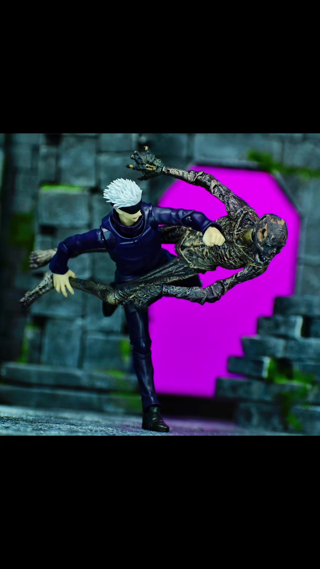 @Posing_action_figures