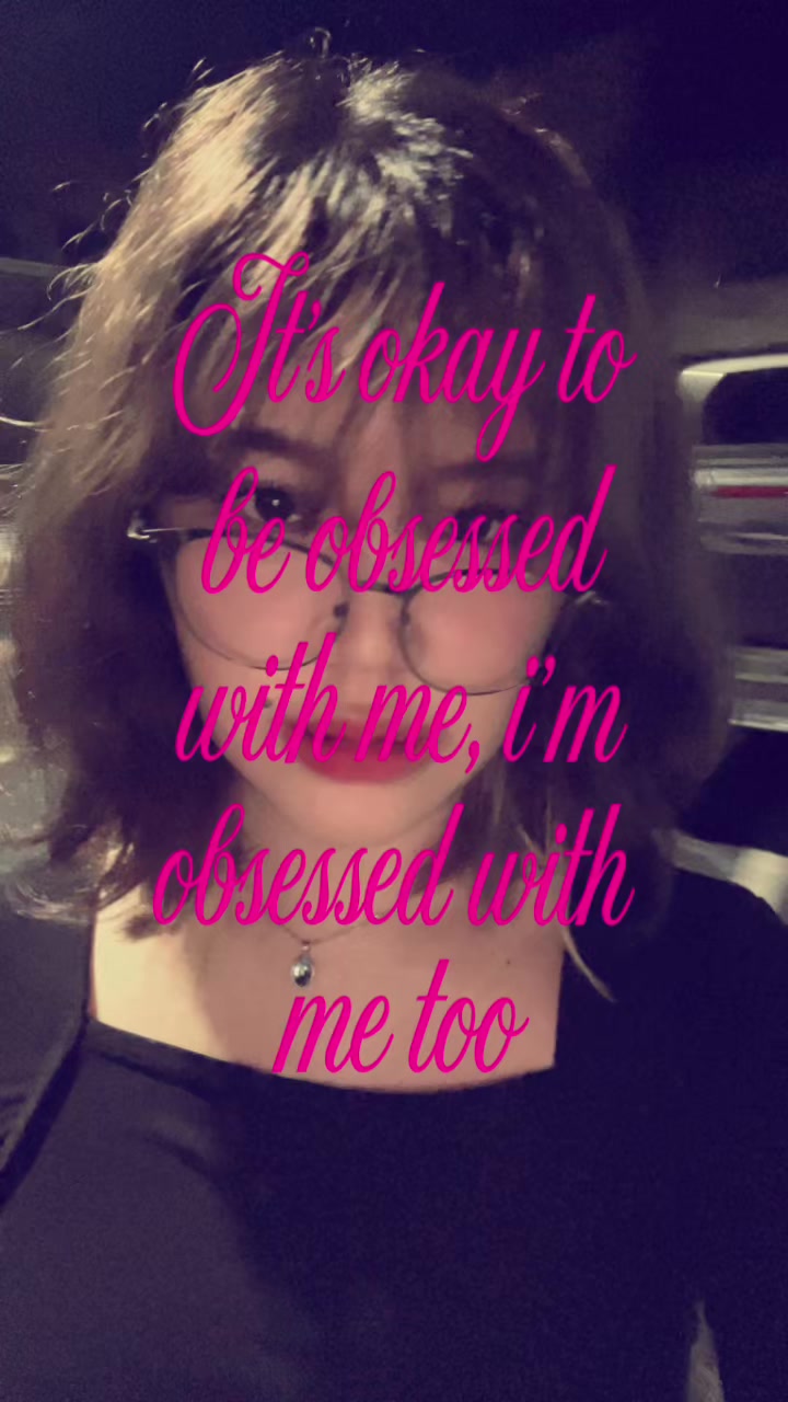 @lily‧₊˚✩