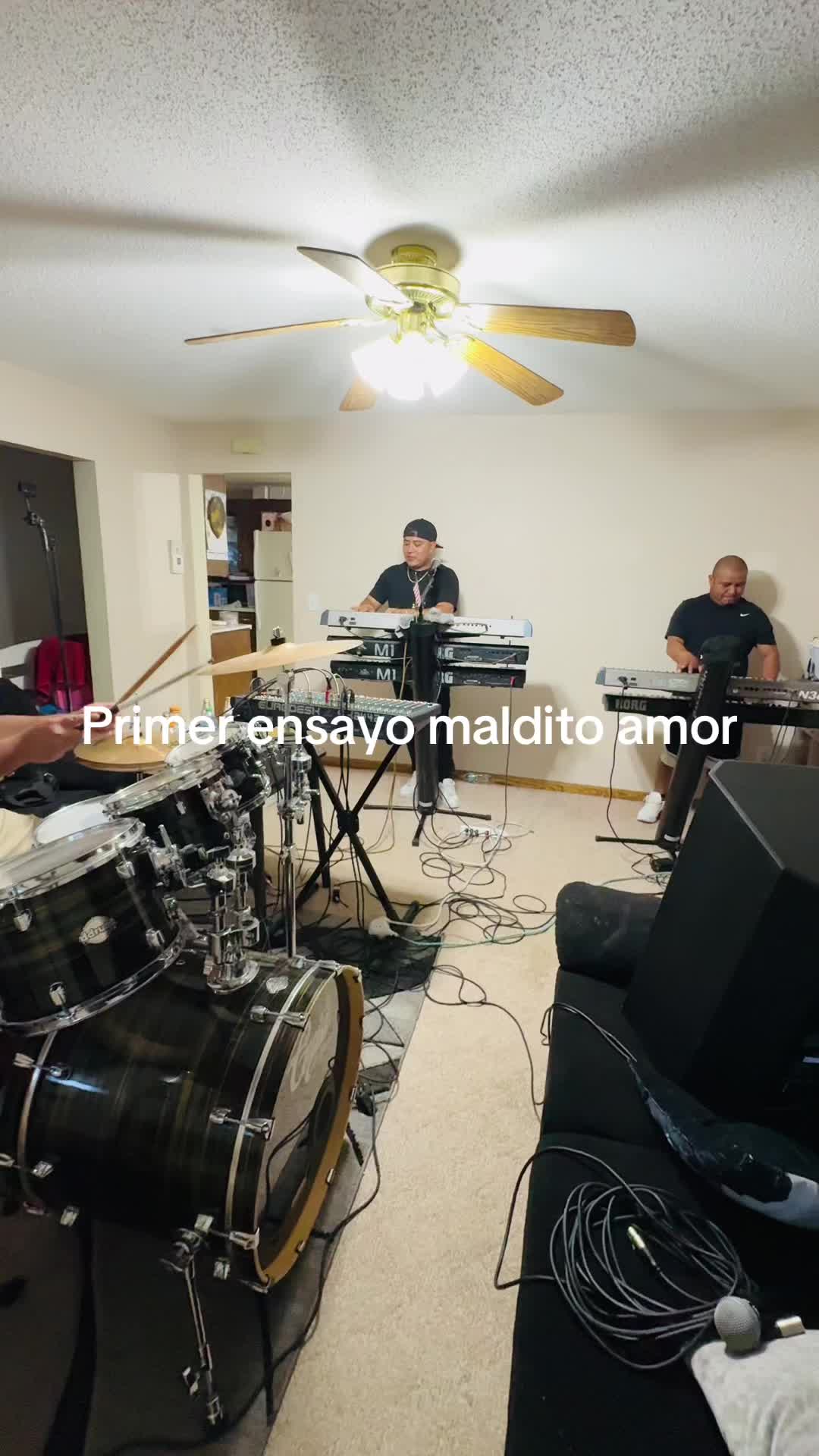 @LEO  TECLADISTA