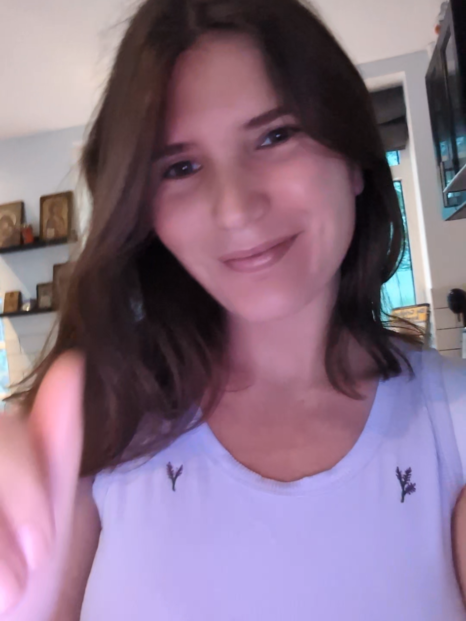 @justme-elena