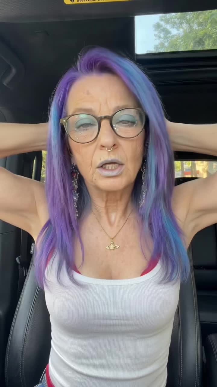 @Nyra11i