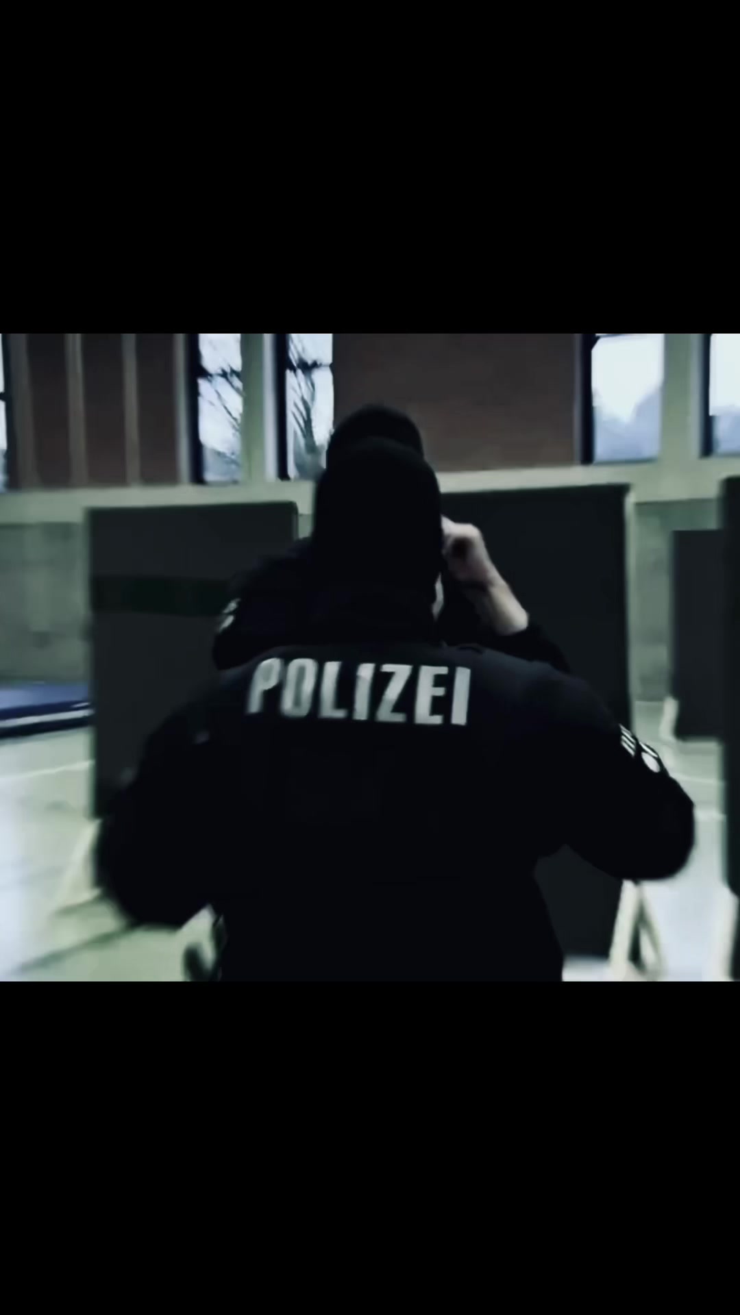 @koenigs_