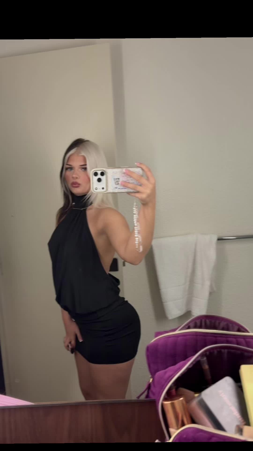 @<3