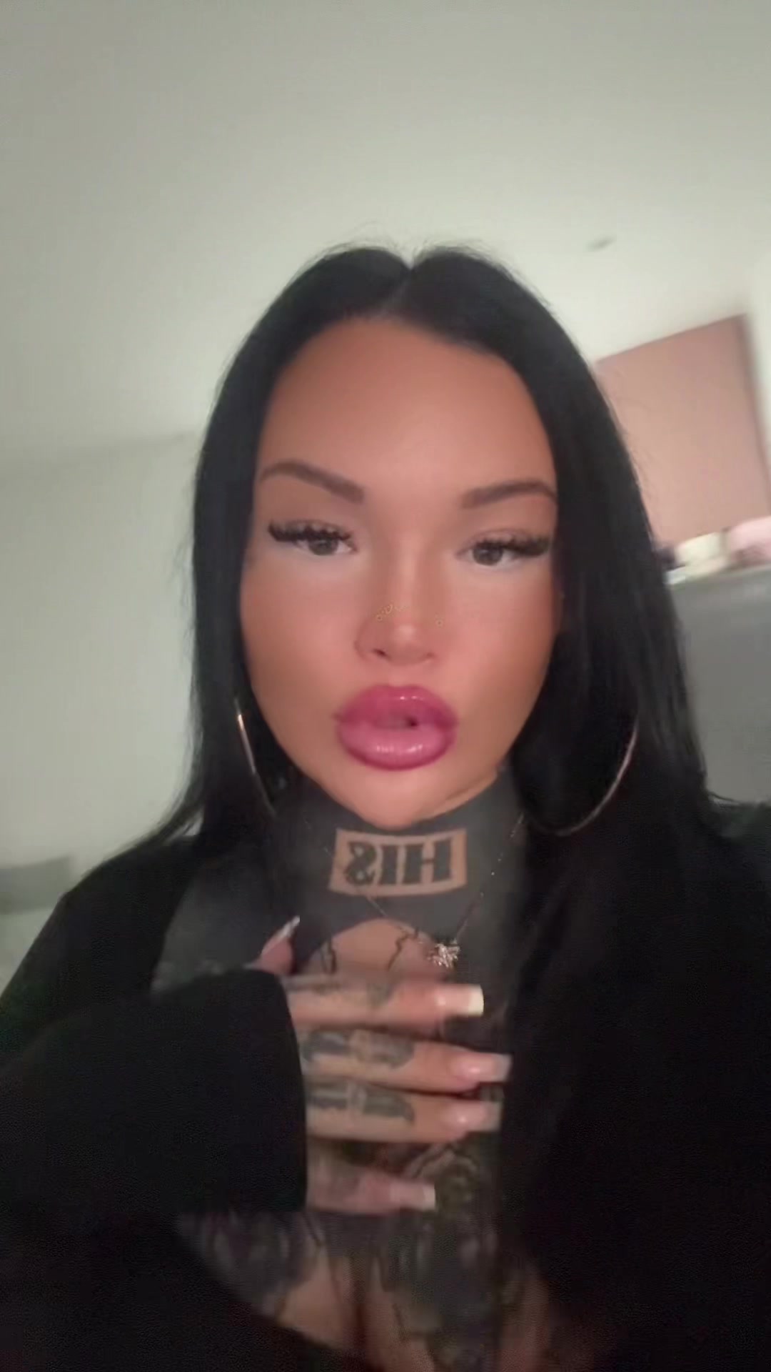 @_melinacurvesss_