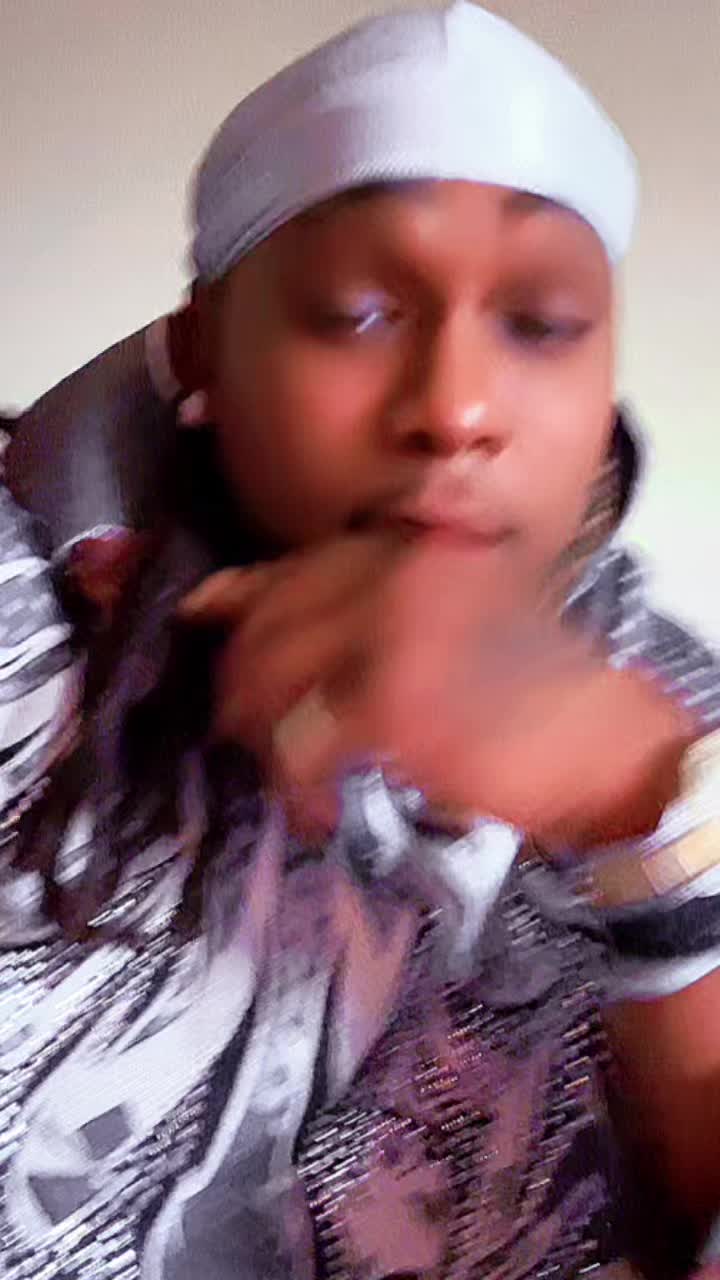 @LavishLunatic1211$