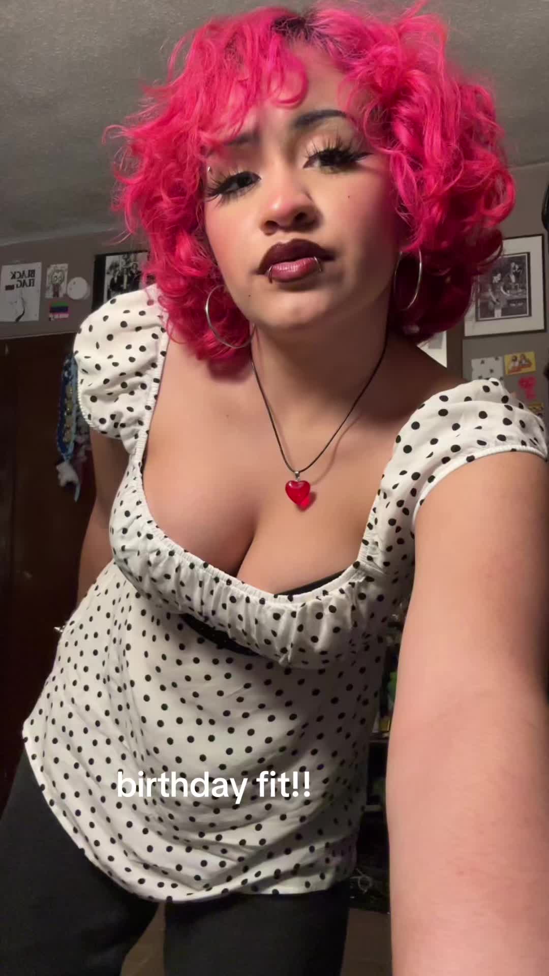 @Bella
