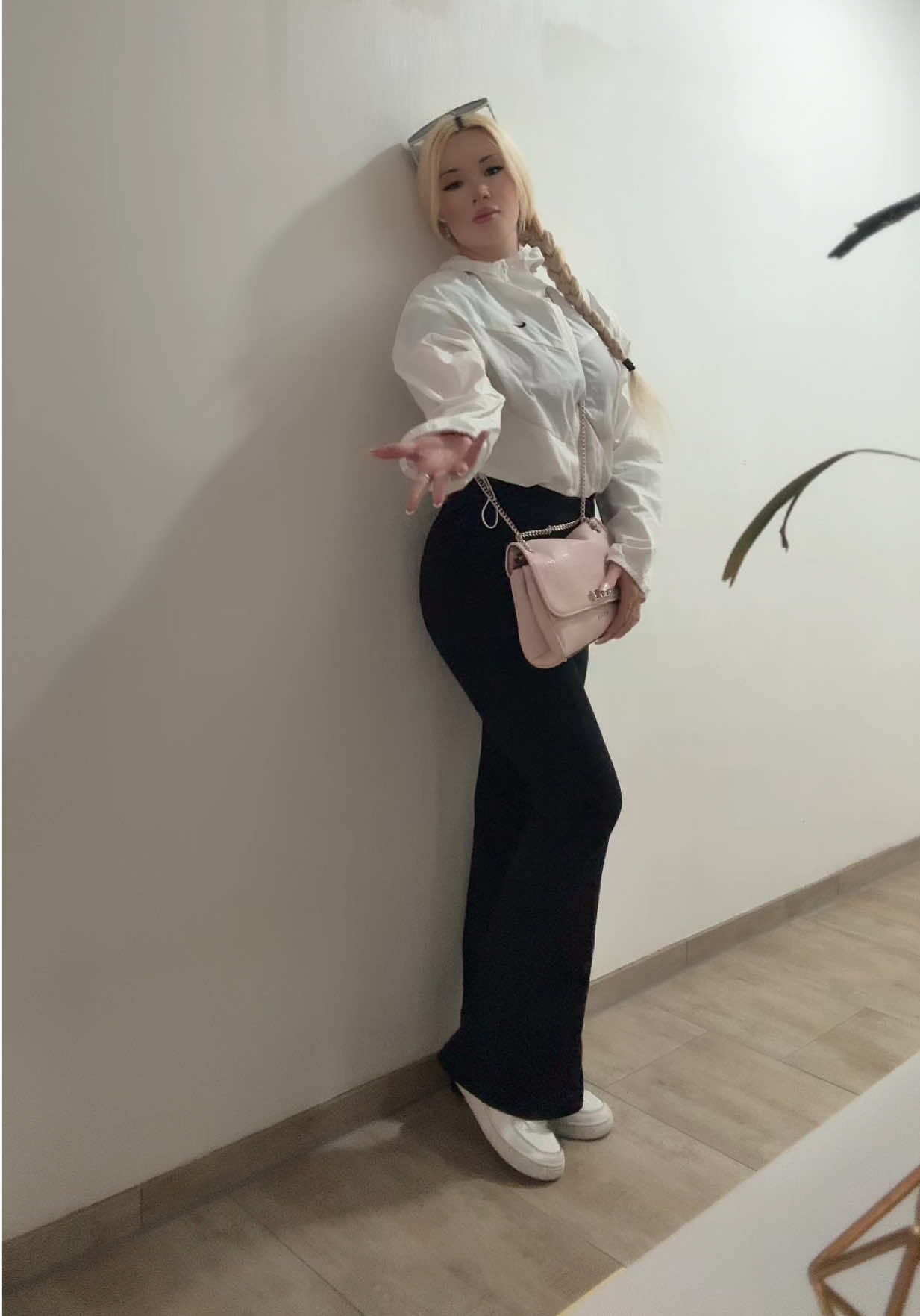 @𝒮𝒶𝓇𝒶𝒽🔥🖤ℳ𝑒𝓁𝑒𝓀