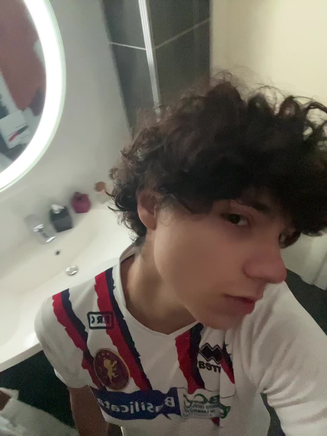 @Crazy.tony