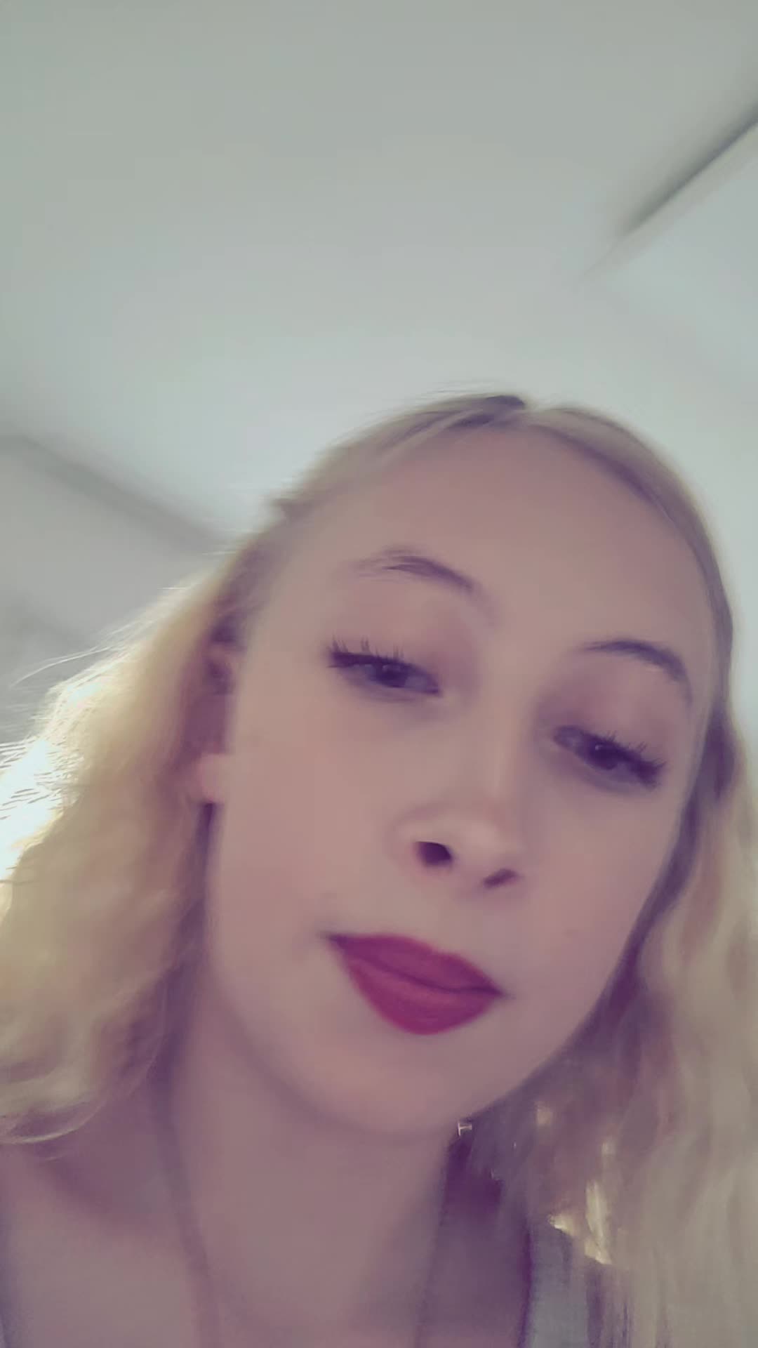 @Hexe Lilly Fee