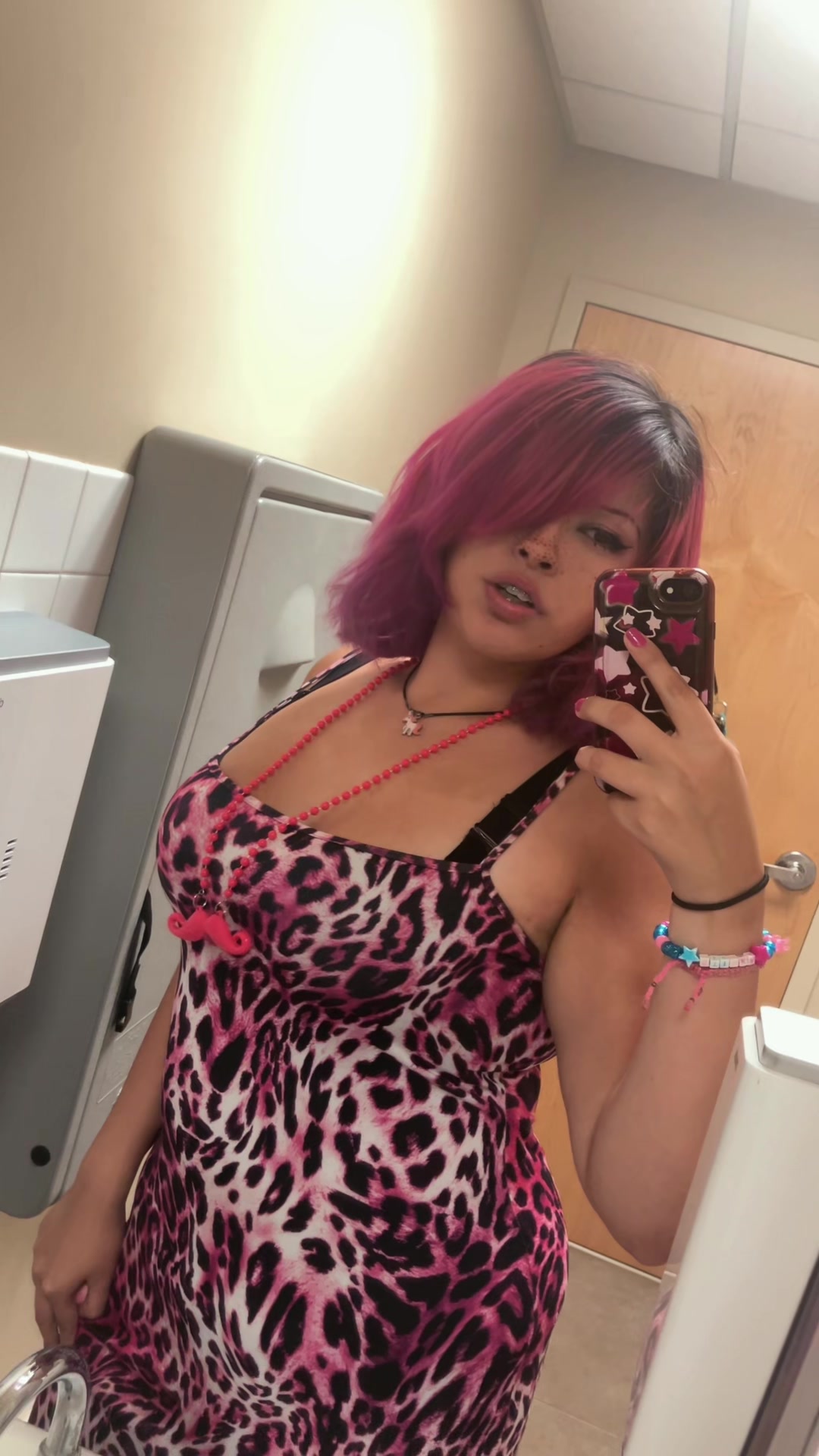 @sellystinka