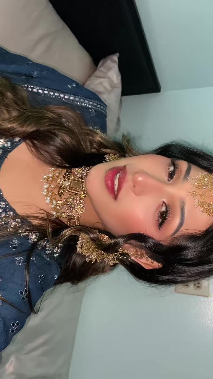 @Khadeza