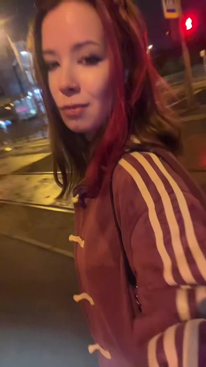 @xeuqシ