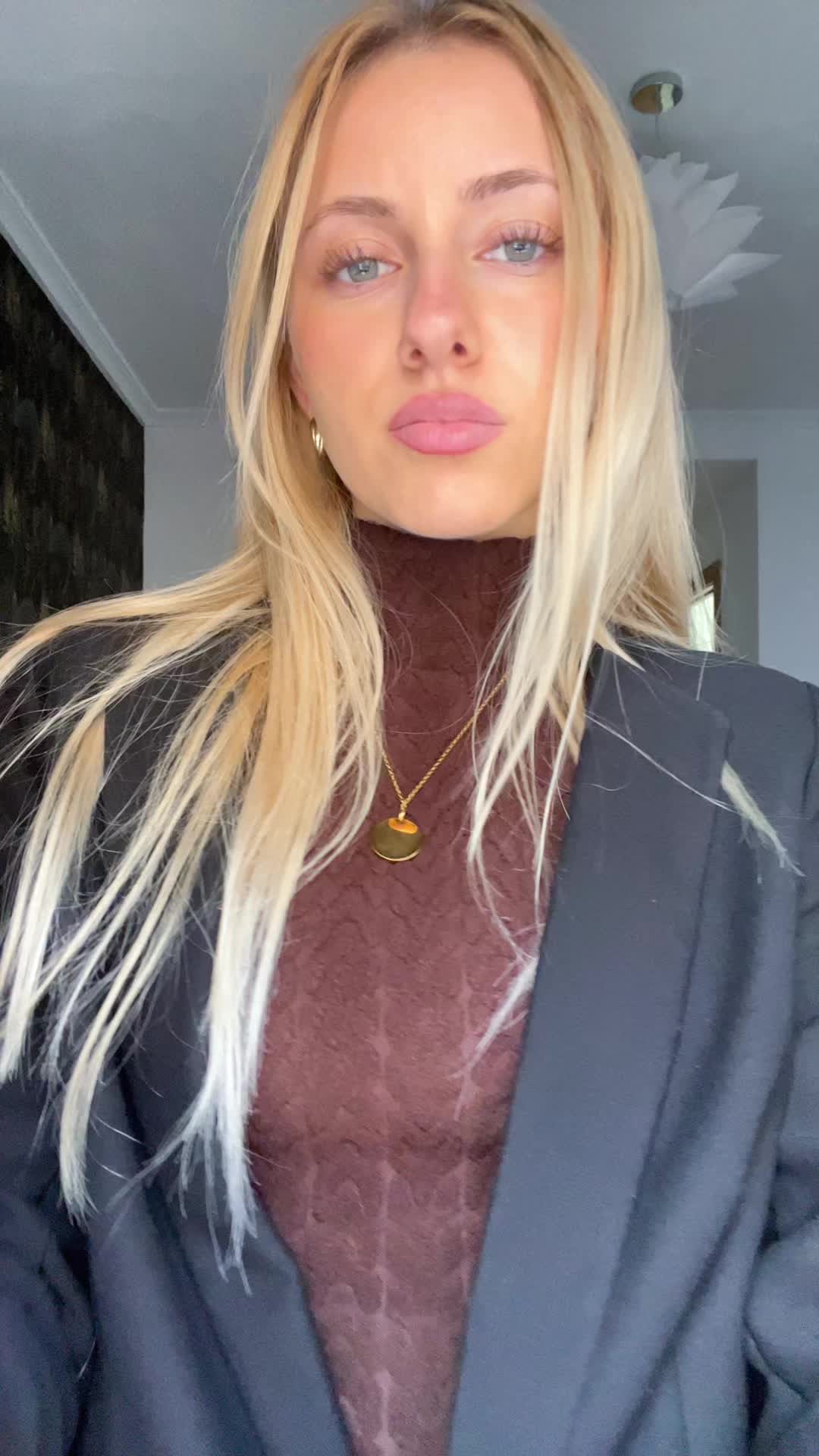@️