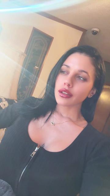 @karlielaine999