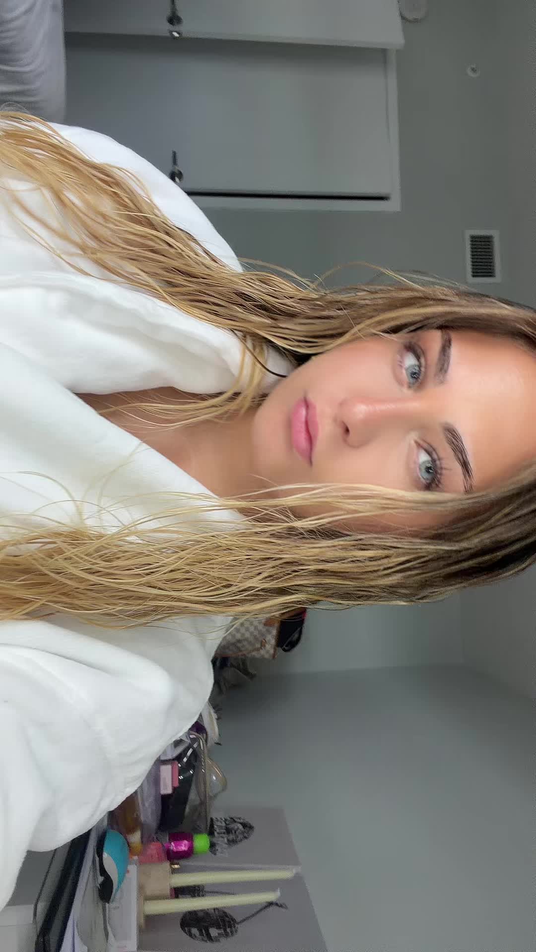 @tatiezelman