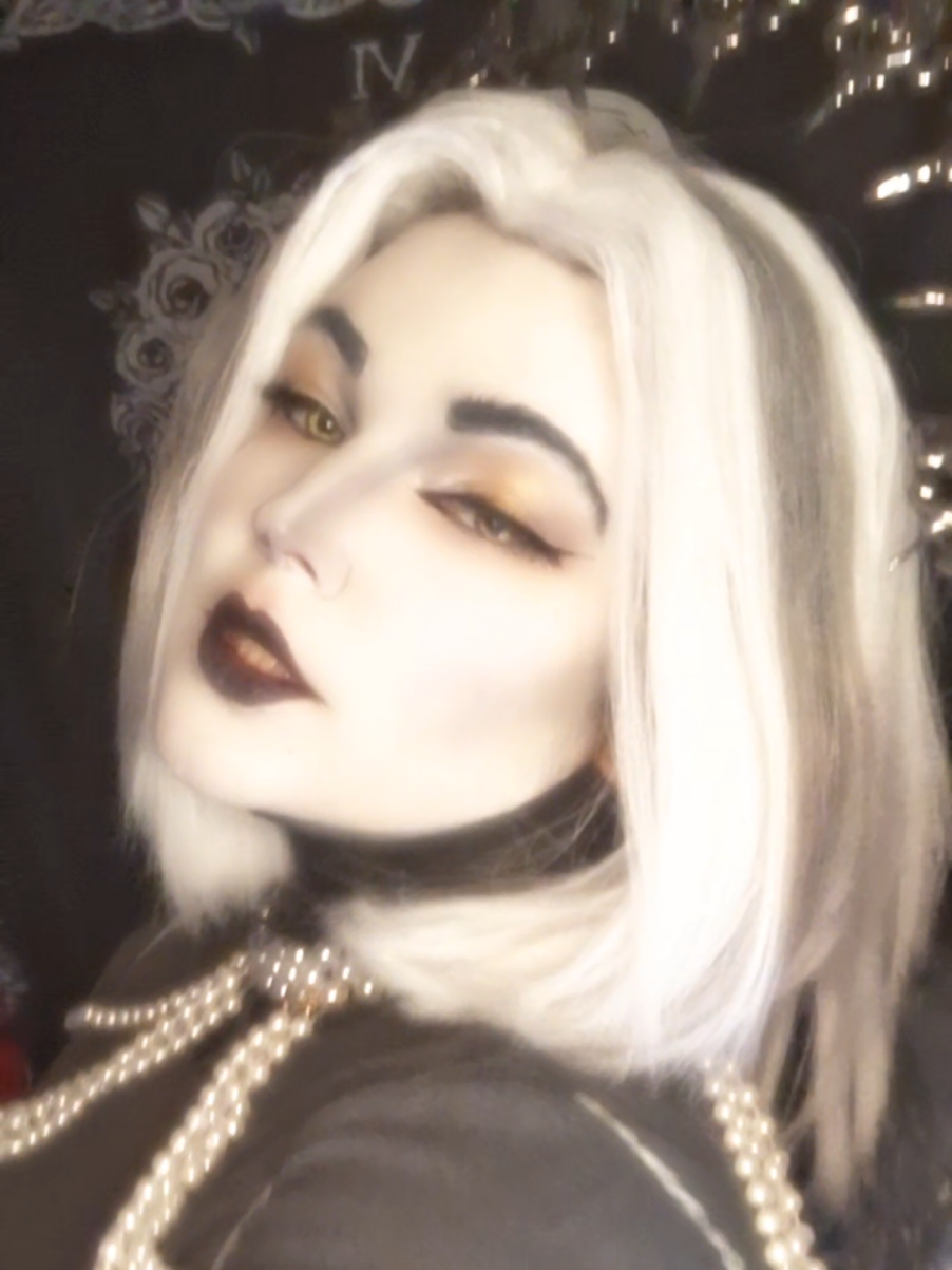 @Saraya.Cosplay 🖤🌹