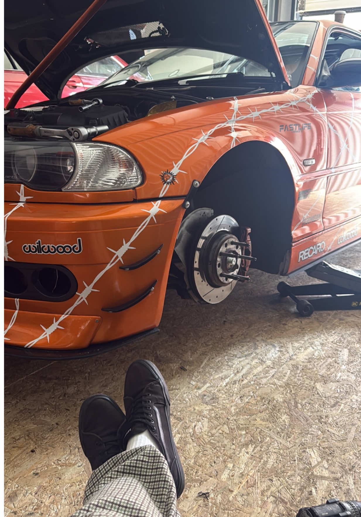 @LX_E46