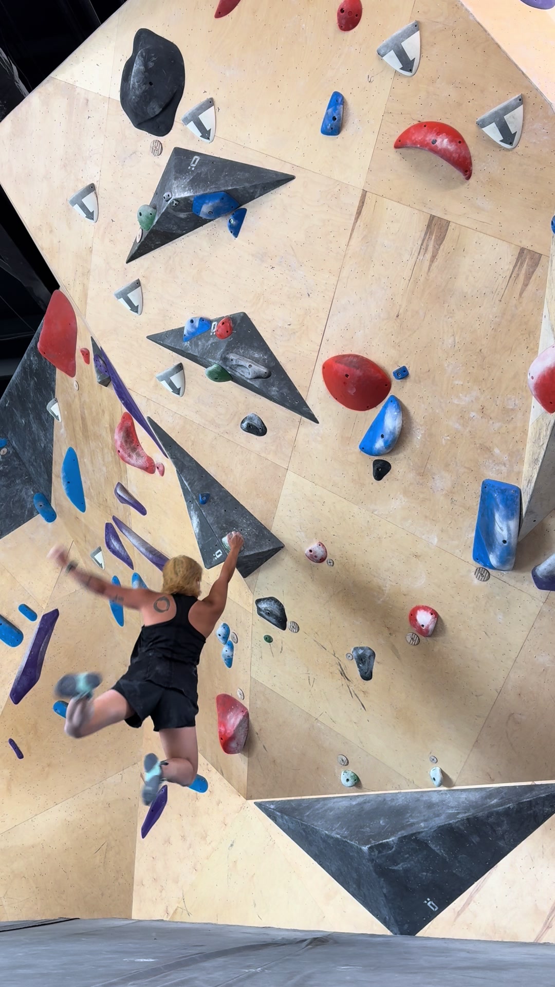 @v_climbs