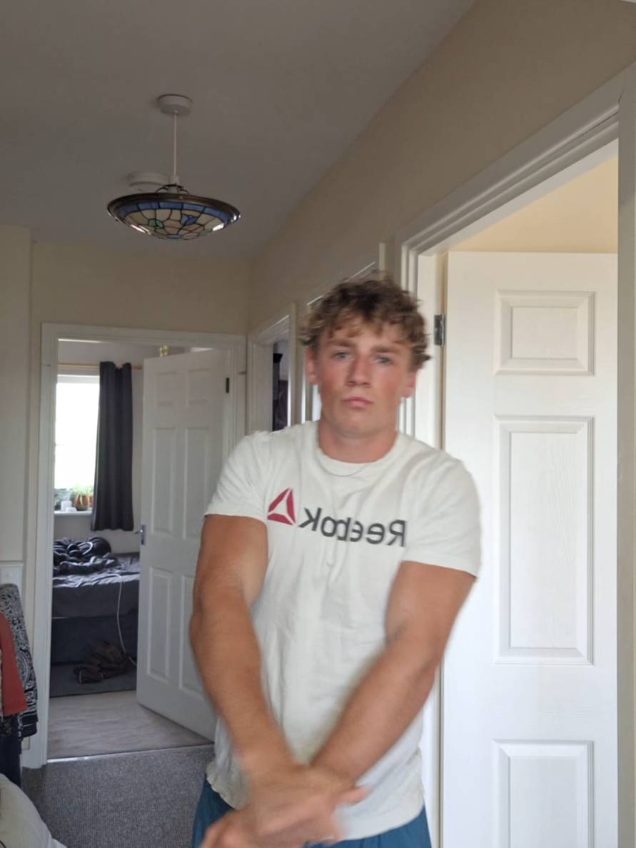 @elliscousens