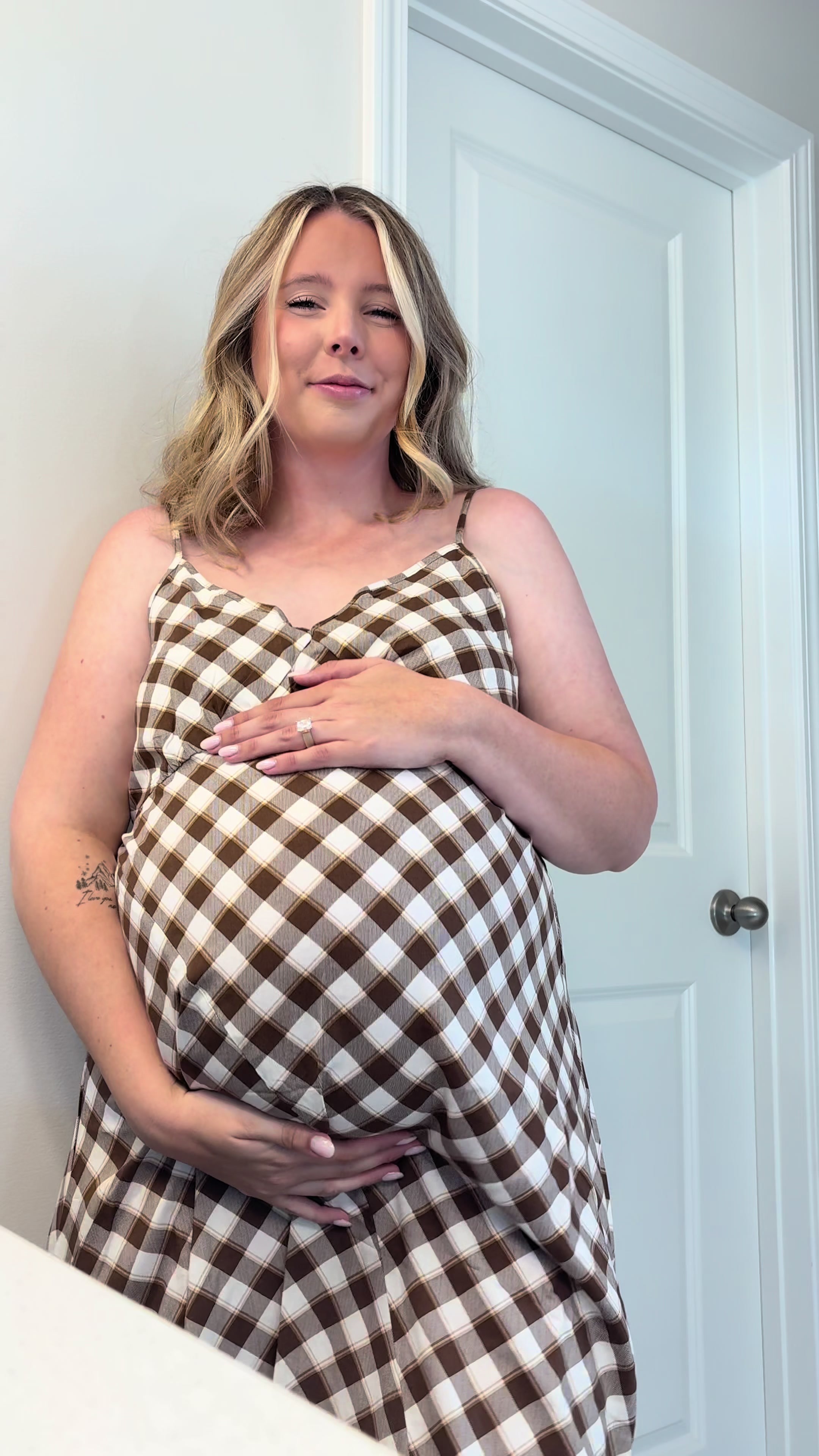 @Song W. | Mom of 5 + preg