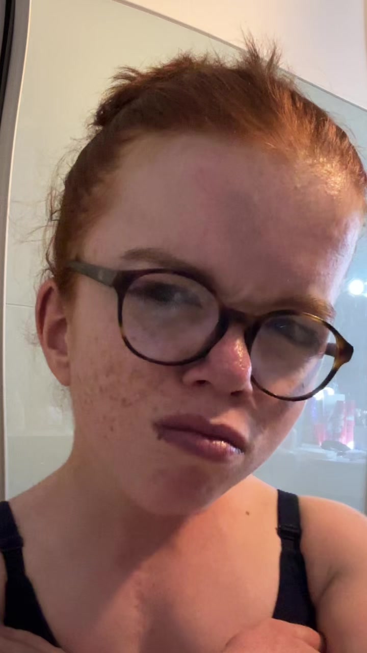 @𝒜𝓃𝒶𝒾̈𝓈
