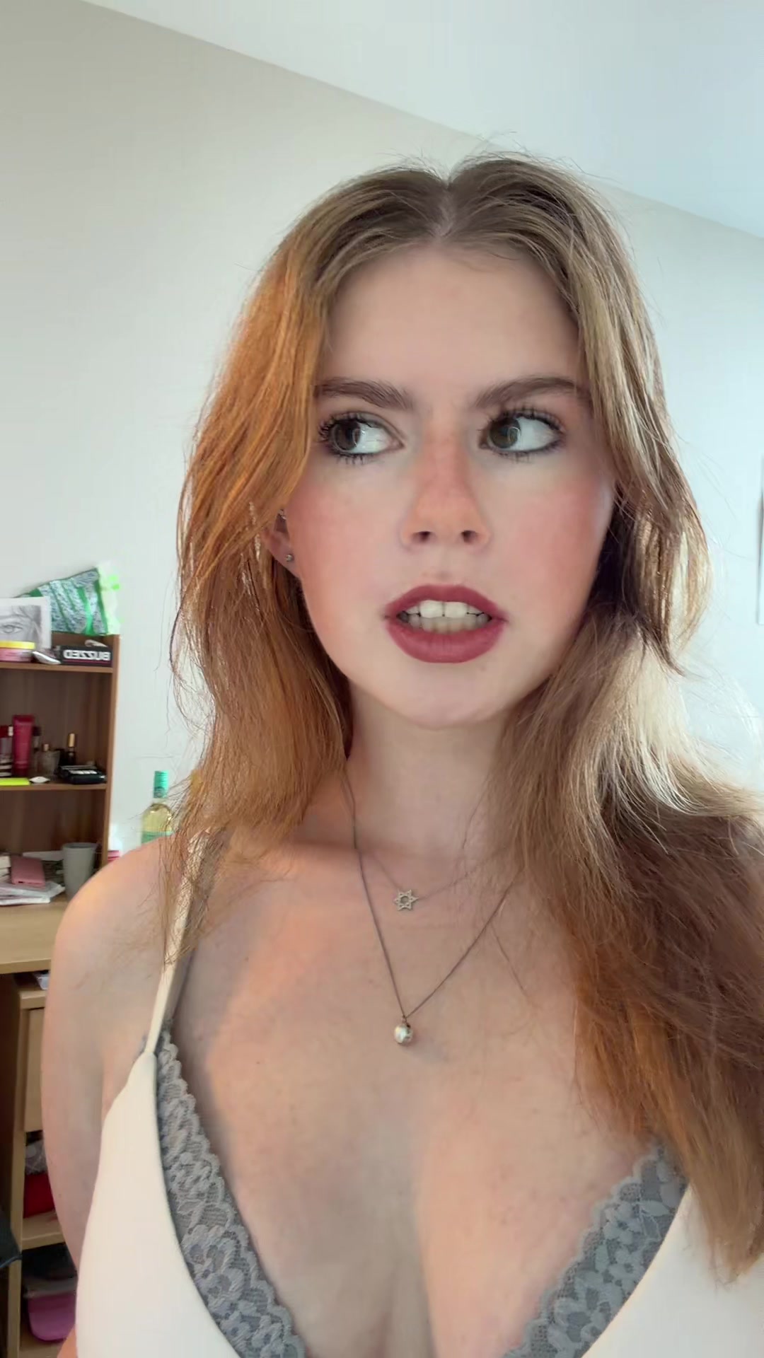 @️