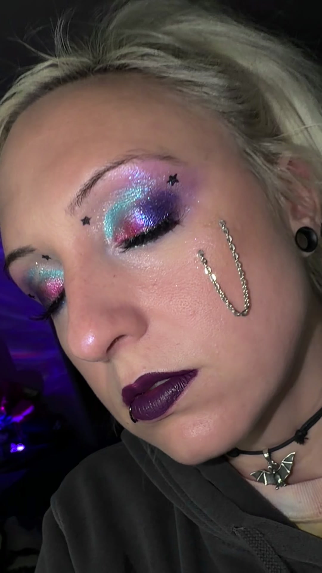 @Mika ✨ plays with makeup ✨